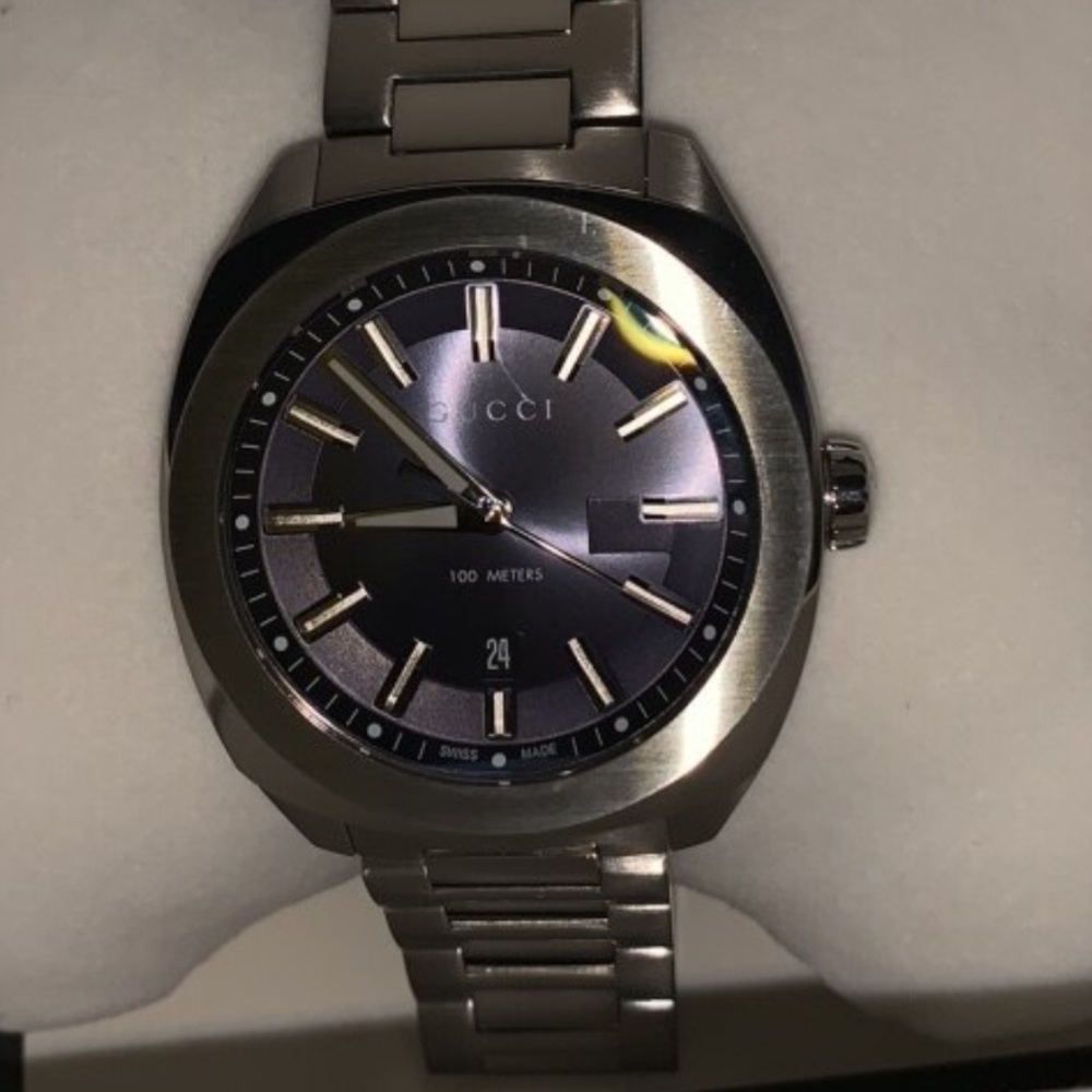 Gucci watch - Picture 2 of 3